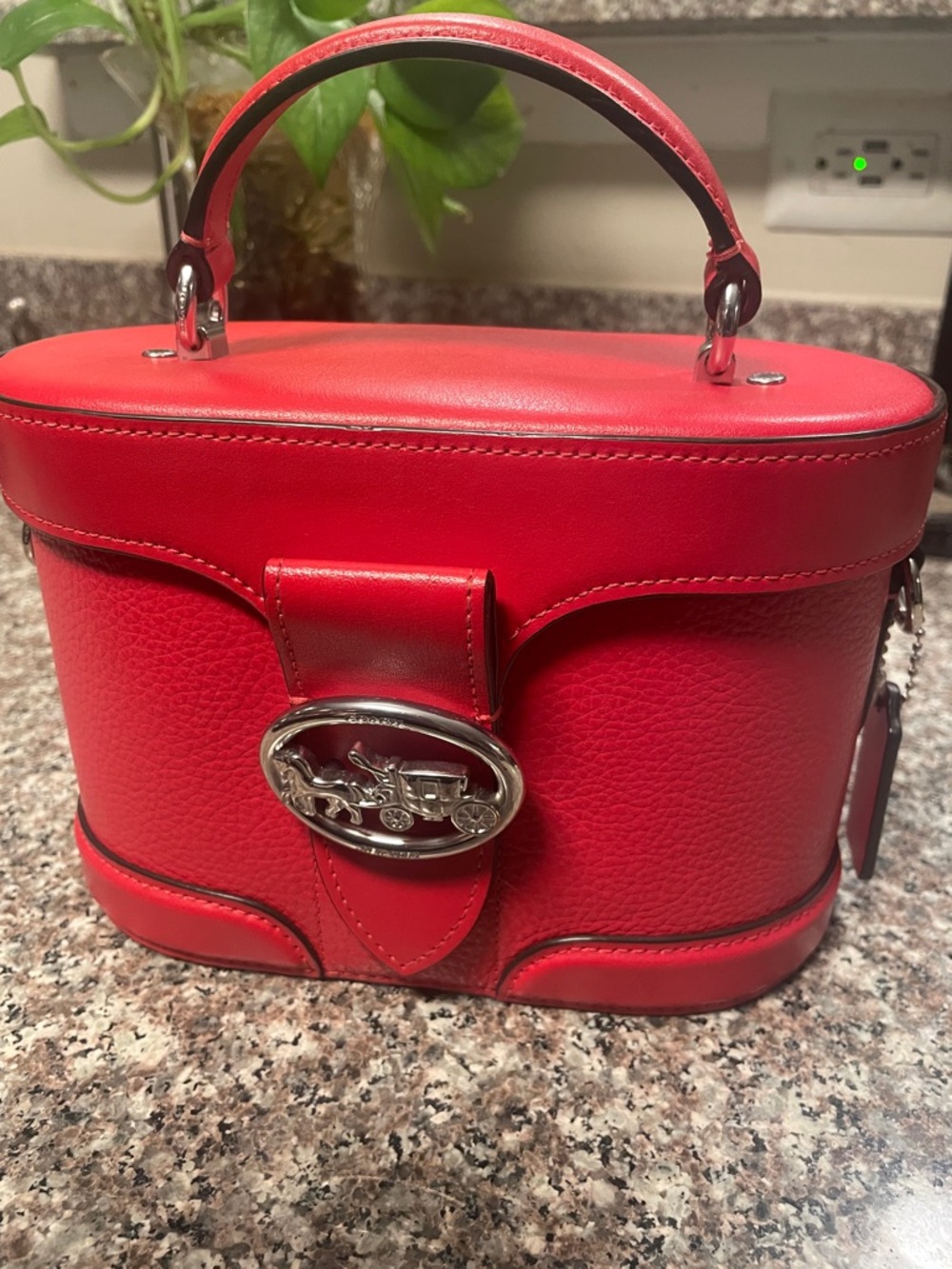 COACH Red Leather Top-Handle Women’s Bag with Silver Hardware ❤️❤️❤️❤️